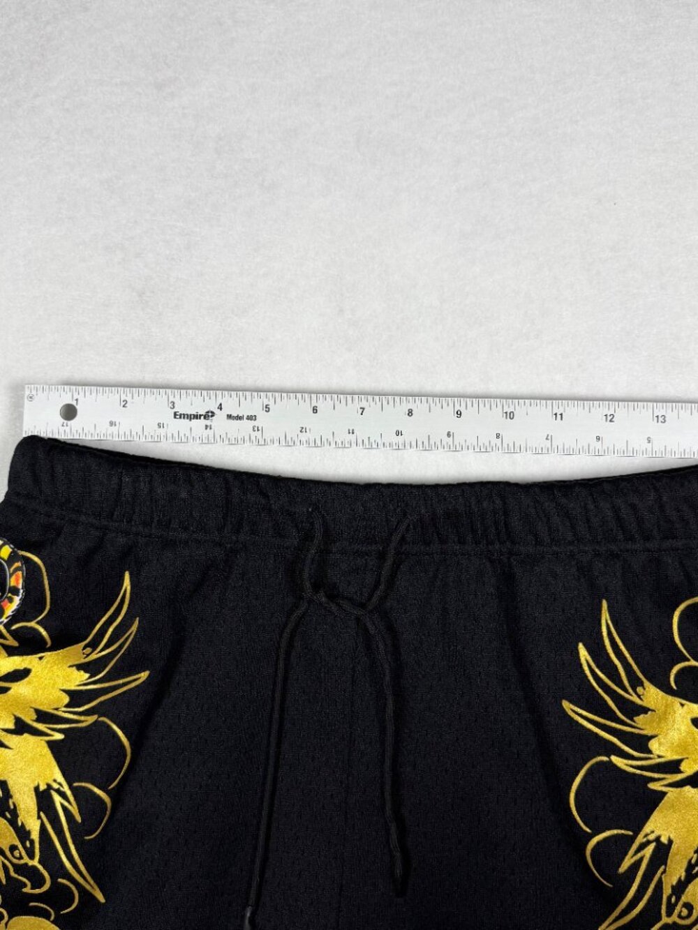 Ed Hardy Crawling Tigers Short Gently Worn print is in excellent condition Size: - Picture 10 of 11